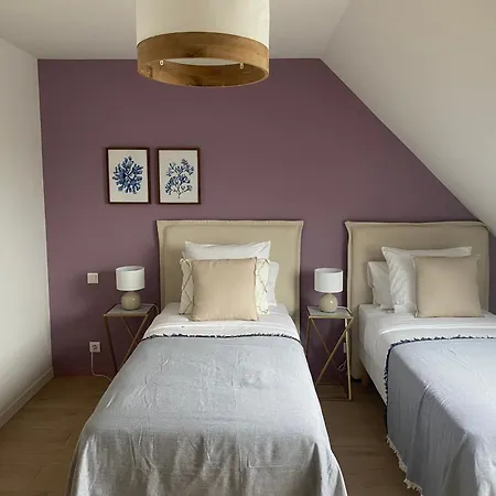 Beausejour A Fontenay Sur Mer, 50m De La Et Face Au Golf Holiday home Quineville